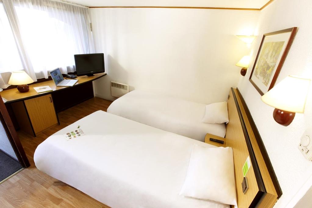 Campanile Grenoble Nord - Moirans-Voreppe Room photo
